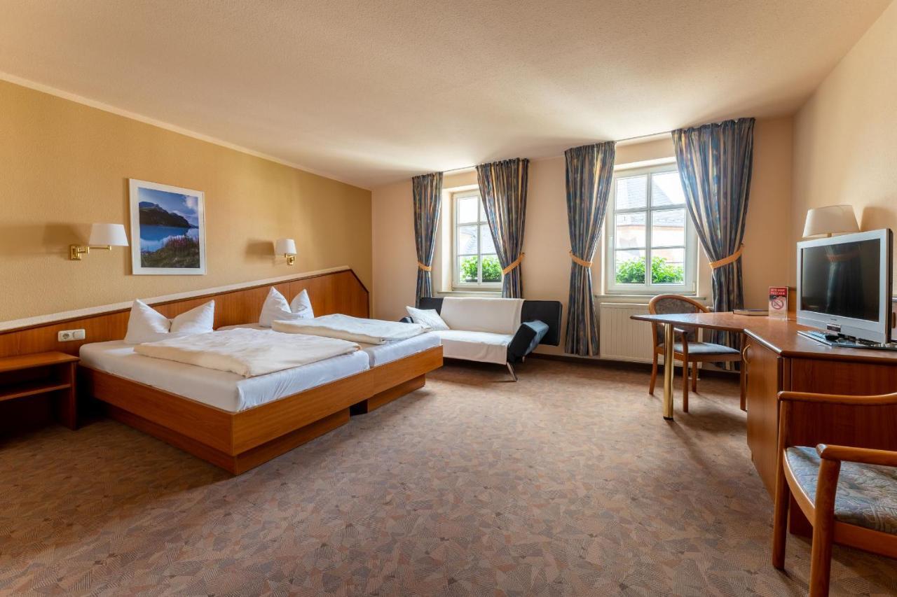 Hotel Reussischer Hof Schmölln Esterno foto