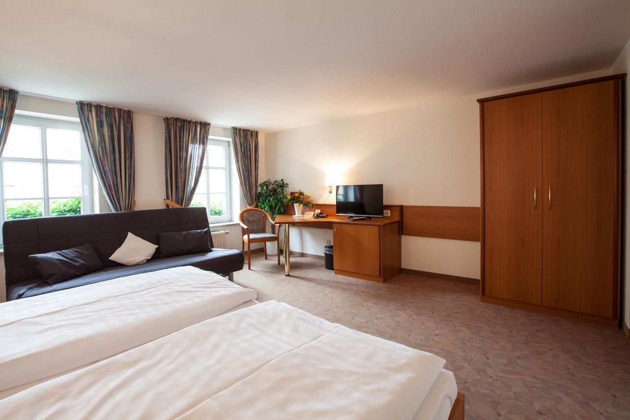 Hotel Reussischer Hof Schmölln Esterno foto