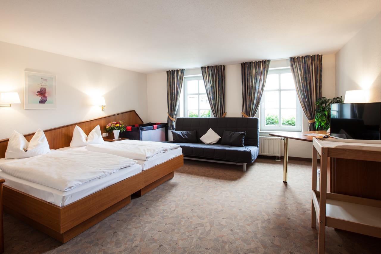 Hotel Reussischer Hof Schmölln Esterno foto