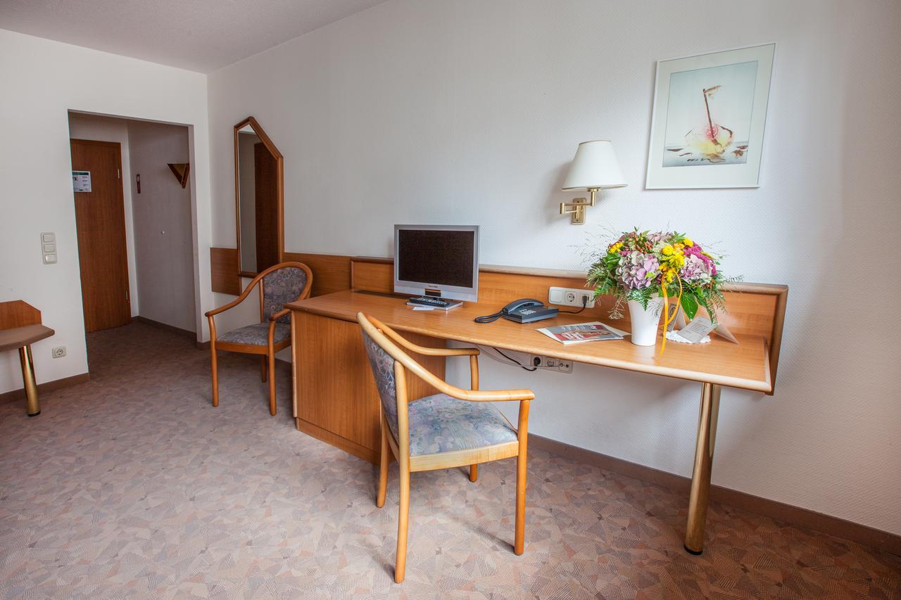 Hotel Reussischer Hof Schmölln Esterno foto